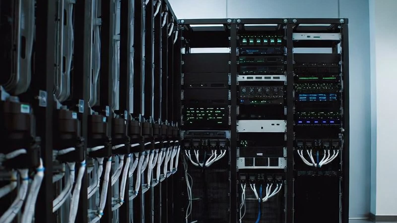 Retire UK IT inventory — free collection + certificates | RecyclicTech